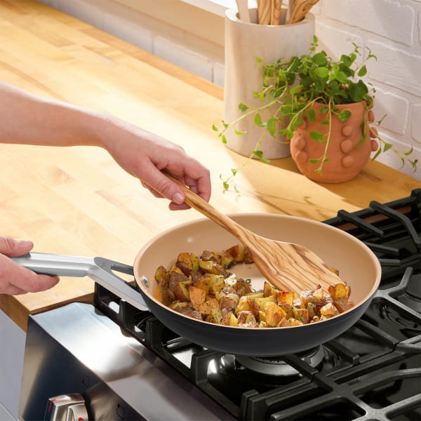 Ceramic sales cooking pan